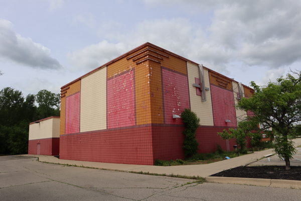 Lansing Mall Cinema - May 22 2022 (newer photo)
